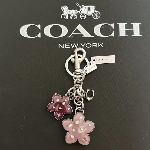 小物 Coach Wildflower cluster bag charm COACH® Outlet | Wildflower Cluster Bag Charm